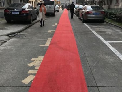 寧波海曙區(qū)首部老小區(qū)家裝電梯上午破土動工