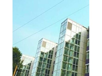 北京海淀區(qū)牡丹園東里3號樓裝電梯啦 居民們稱：這可是救命的梯子