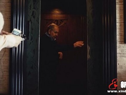 在洛杉磯做了40年電梯操作員，他能讓你對人性重拾信心