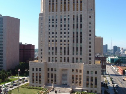 美國(guó)堪薩斯縣法院安裝新電梯