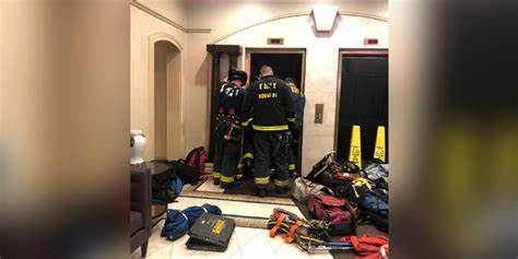 巴西電梯轎廂墜落導致四人死亡