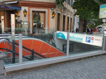 羅馬地鐵站自動(dòng)扶梯維修后重新投入運(yùn)營(yíng)