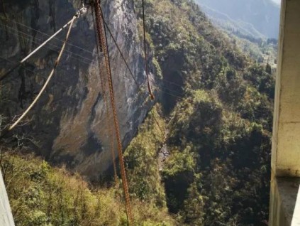 世界最長(zhǎng)斜行電梯在鄂誕生！院長(zhǎng)率6名檢驗(yàn)師實(shí)施安裝監(jiān)督檢驗(yàn)！