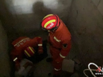 驚險(xiǎn)！信陽一男子不慎墜入電梯井！幸好……