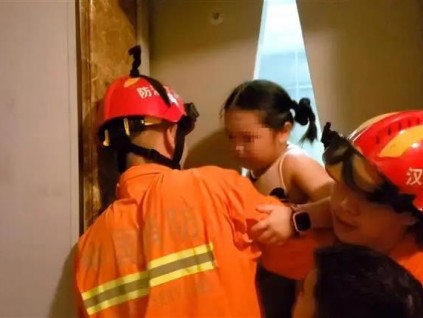 5歲女孩被困電梯，接下來的求救操作亮了