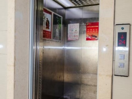 22層墜至13層！長(zhǎng)沙市民經(jīng)歷“電梯驚魂”，腿都嚇軟了，此前電梯多次掉層