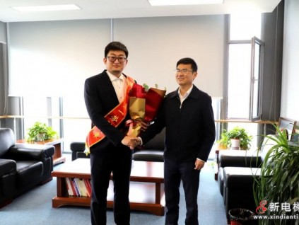 蘇州市吳江區(qū)總工會慰問市五一勞動獎?wù)芦@得者、康力總裁朱琳昊