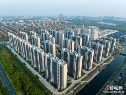 完美交付！67臺康力電扶梯進(jìn)駐上海臨港主城核心