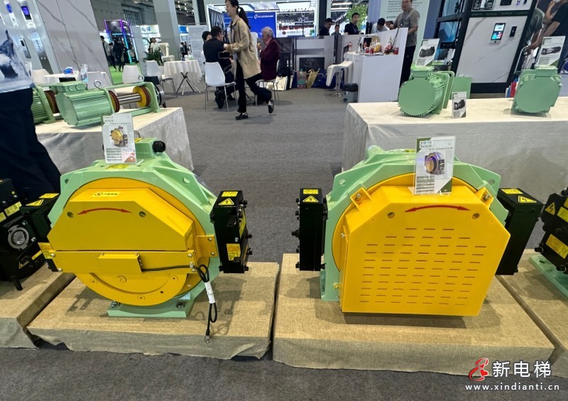 小圖曳引機(jī)