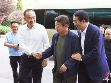 政企攜手 共促繁榮 | 政府領(lǐng)導(dǎo)深入企業(yè)調(diào)研，助力遠(yuǎn)大開啟新征程