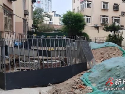 佛山市一小區(qū)加裝電梯因選擇無施工資質(zhì)的中介公司工程陷入了“爛尾”狀態(tài)?