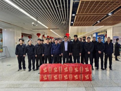 新元肇啟 奮斗當(dāng)時(shí) | 康力電梯董事長(zhǎng)朱琳昊新春慰問一線服務(wù)團(tuán)隊(duì)