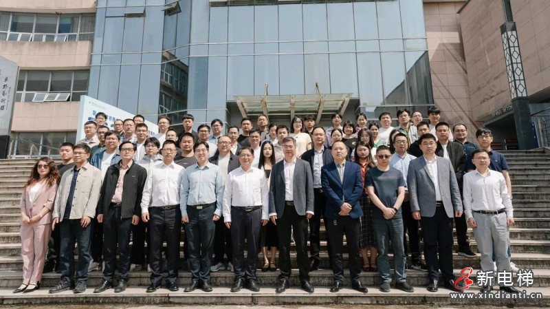 聚力產(chǎn)教融合 賦能AI時(shí)代 人工智能賦能智能制造高質(zhì)量發(fā)展研討會在湖州召開(圖9)