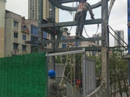 貴州安順 采取“體檢式排查+分階段施工”模式對人行天橋無障礙電梯進(jìn)行改造