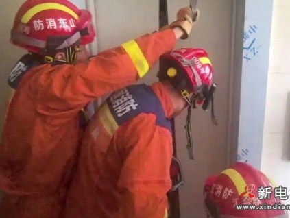 山東濟南消防出動14人營救因停電被困電梯的2人 全程未見維保人員