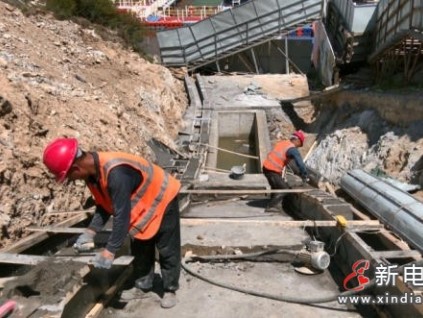 新疆喀拉峻景區(qū)安裝斜行電梯無障礙游玩超貼心