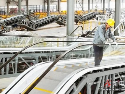 ?"中國電梯之都"南潯領(lǐng)航出海：年出口破2000臺，技術(shù)專利超千項(xiàng)