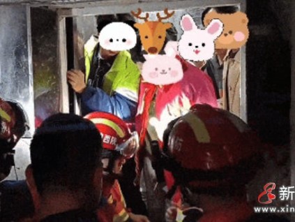 陜西武功縣某小區(qū)電梯突發(fā)故障！10余人被困