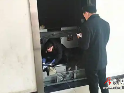山西太原網格員高效搶修故障電梯 守護群眾安全出行