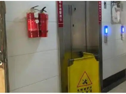 出行受阻 限速器老化致電梯停運 江蘇宿遷泗洪一小區(qū)電梯修復