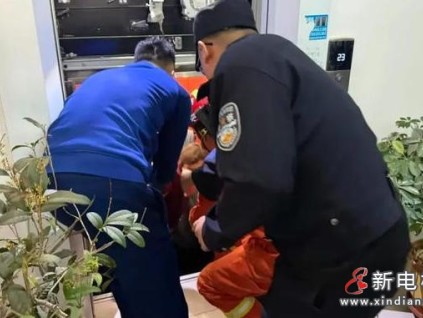 山東臨朐公安大年初一成功處置電梯困人事件，14人安全獲救