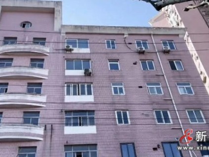 上海四川北路某小區(qū)4部老舊電梯煥新 從“忐忑”到“踏實”的幸福升級