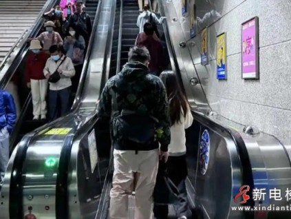 81斤女子扶梯阻險(xiǎn)情，父女合力化危機(jī)：杭州地鐵暖心瞬間